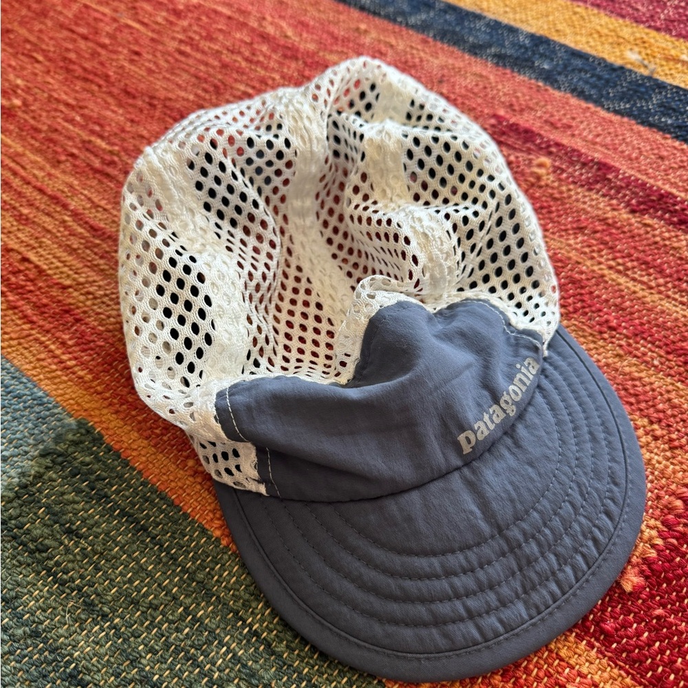 Patagonia duck bill light weight hat